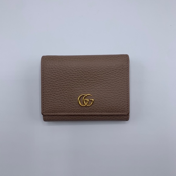 SOLD!!!! Gucci Compact Wallet, Marmont, Textured Leather, Beige - Picture 2 of 10